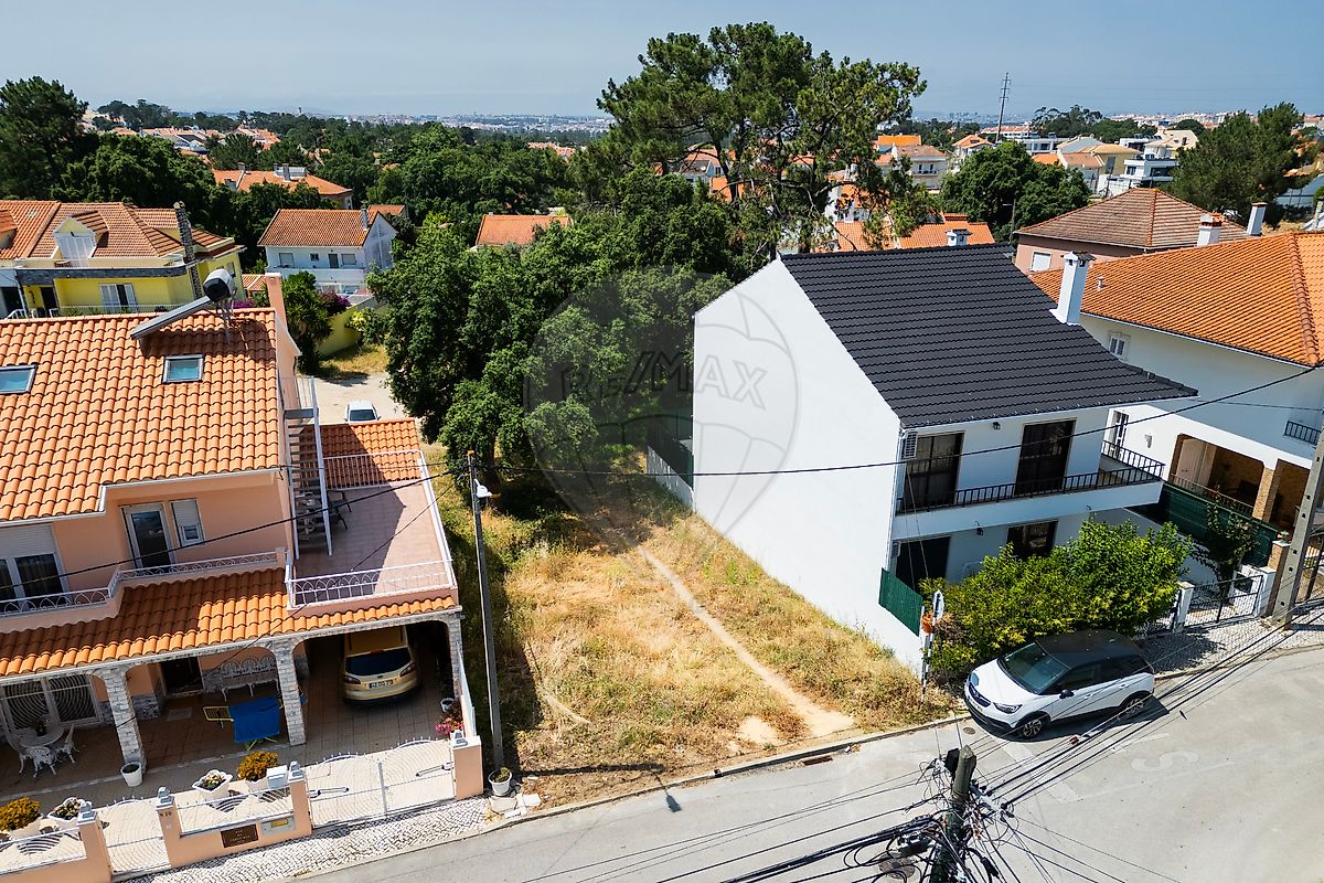 Land for sale in Seixal, Portugal — €130,000