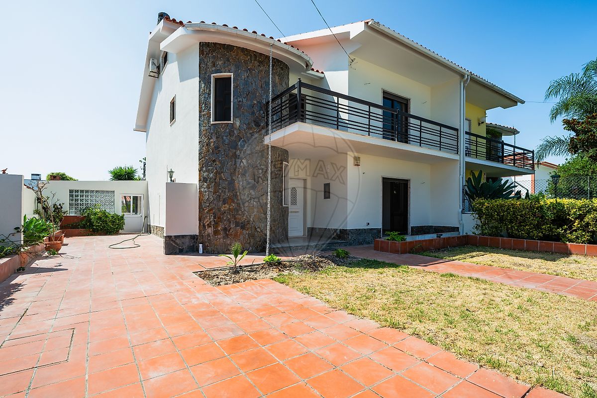 Moradia T4 para venda