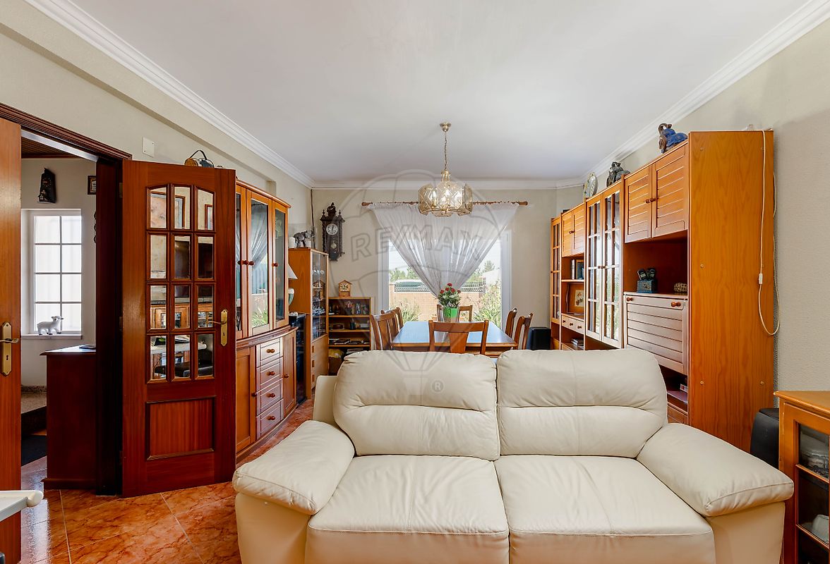 listing 120861121-371 picture-0