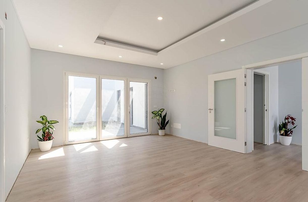 listing 120861106-376 picture-0