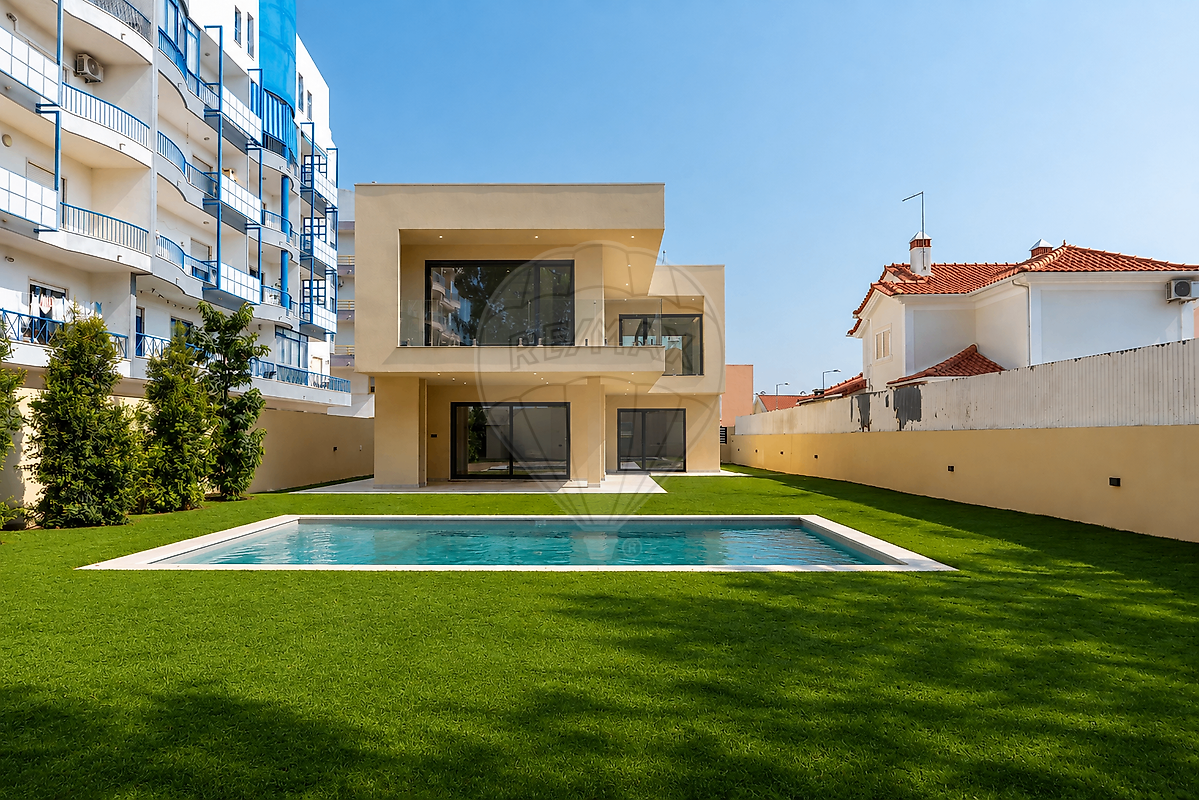 Apartamento T4 à venda em Almada