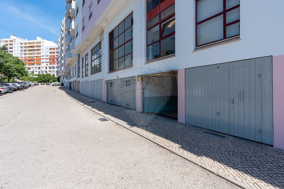 Garagem para arrendar em Setúbal