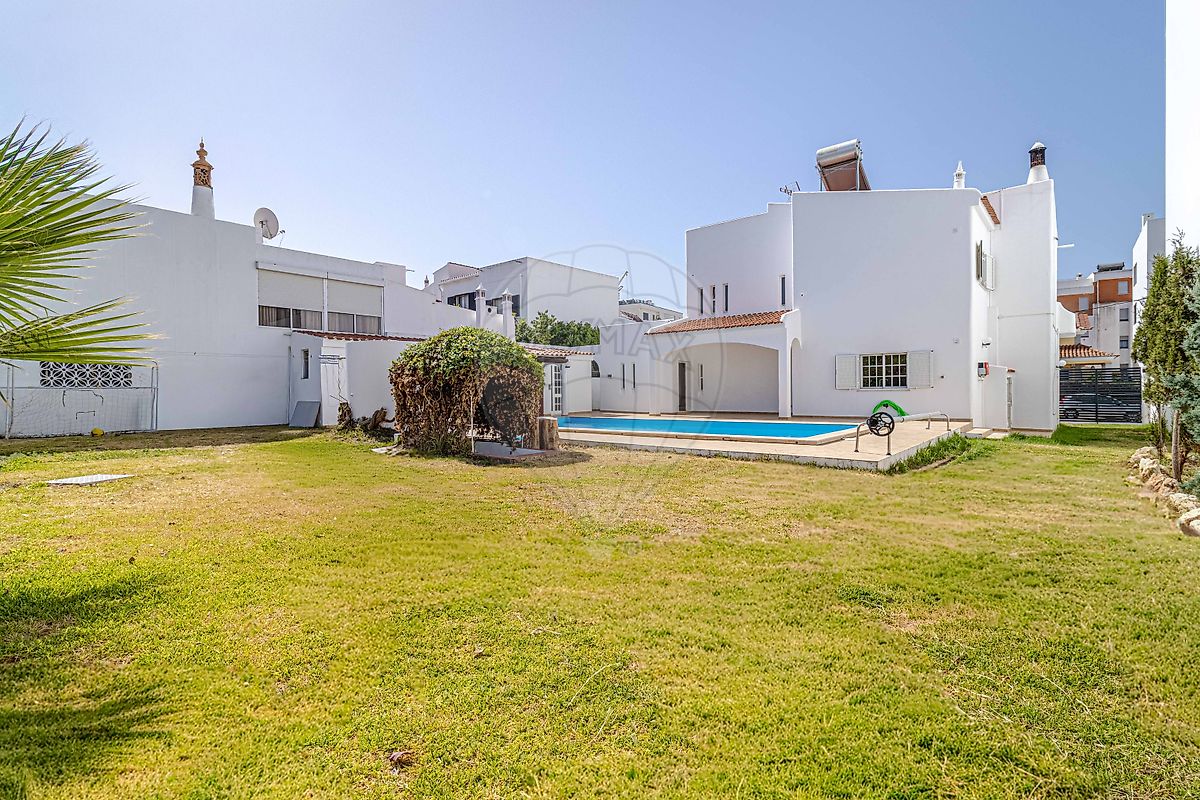 Moradia T3 - Quelfes, Olhão, Faro