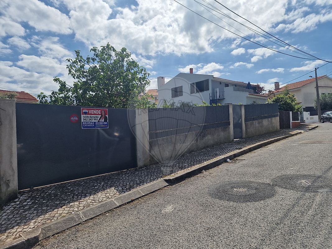 Land for sale in Almada, Portugal — €130,000