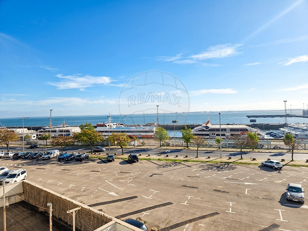 Apartamento T3 à venda em Almada