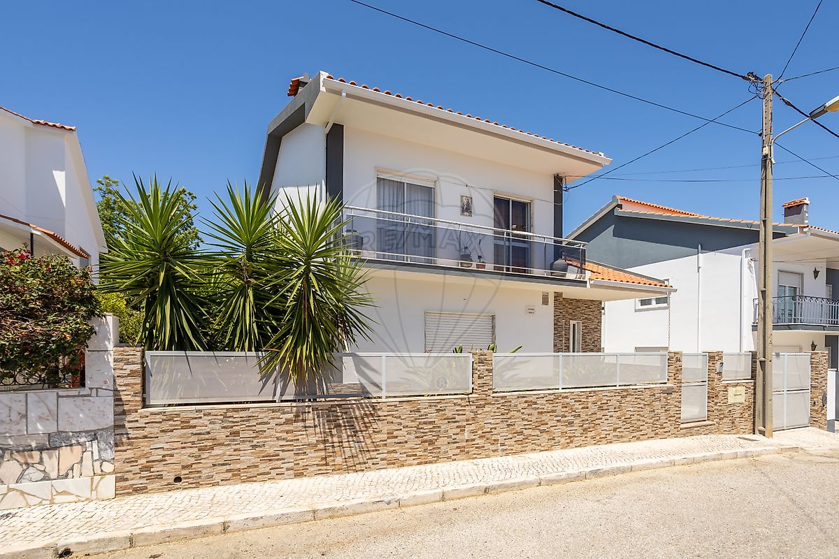 Apartamento T5 à venda em Almada