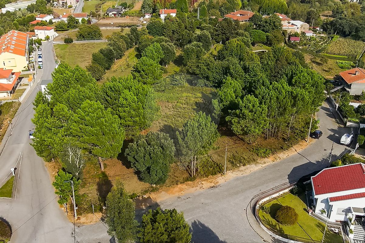 Land for sale in Vila Nova de Gaia, Portugal — €350,000