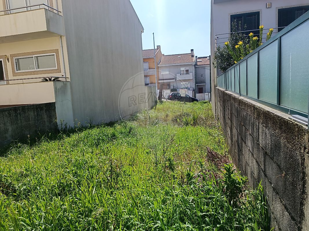 Land for sale in Gondomar, Portugal — €65,000