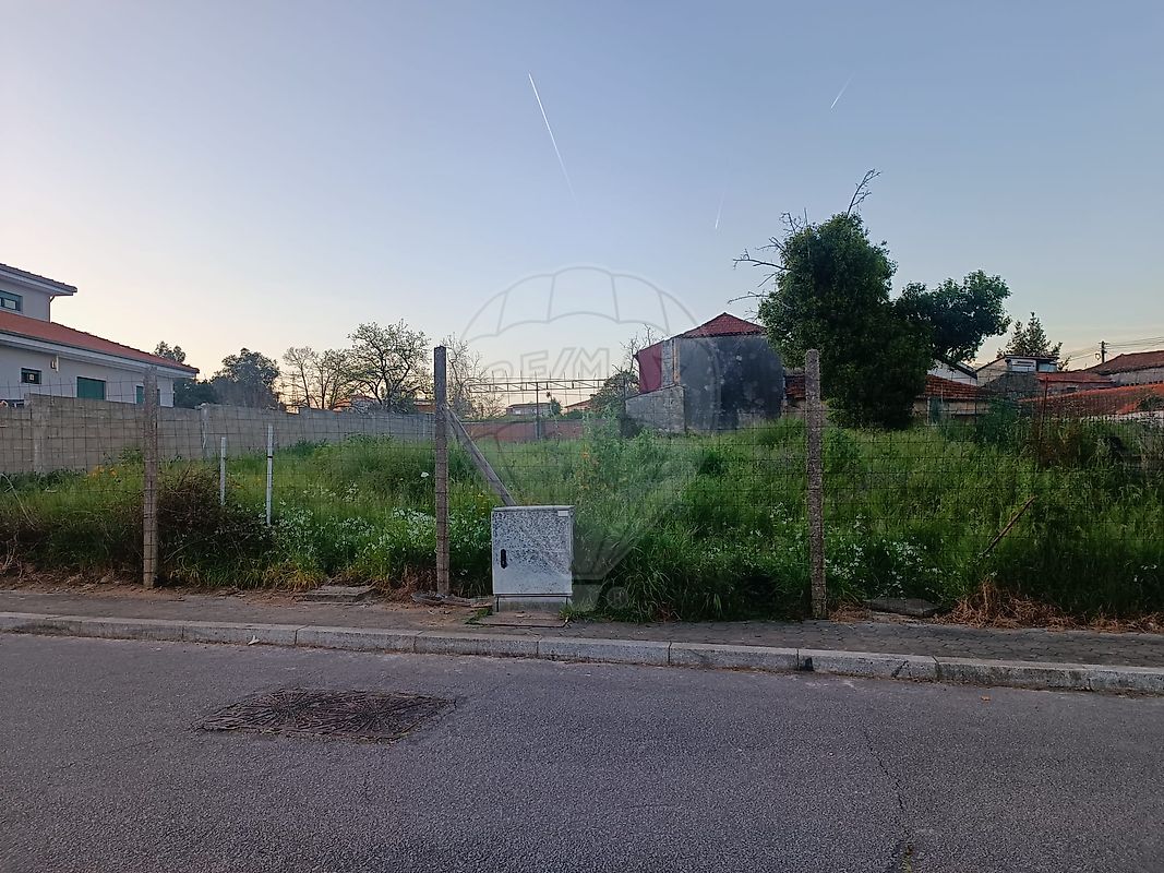 Terreno à venda em Avintes