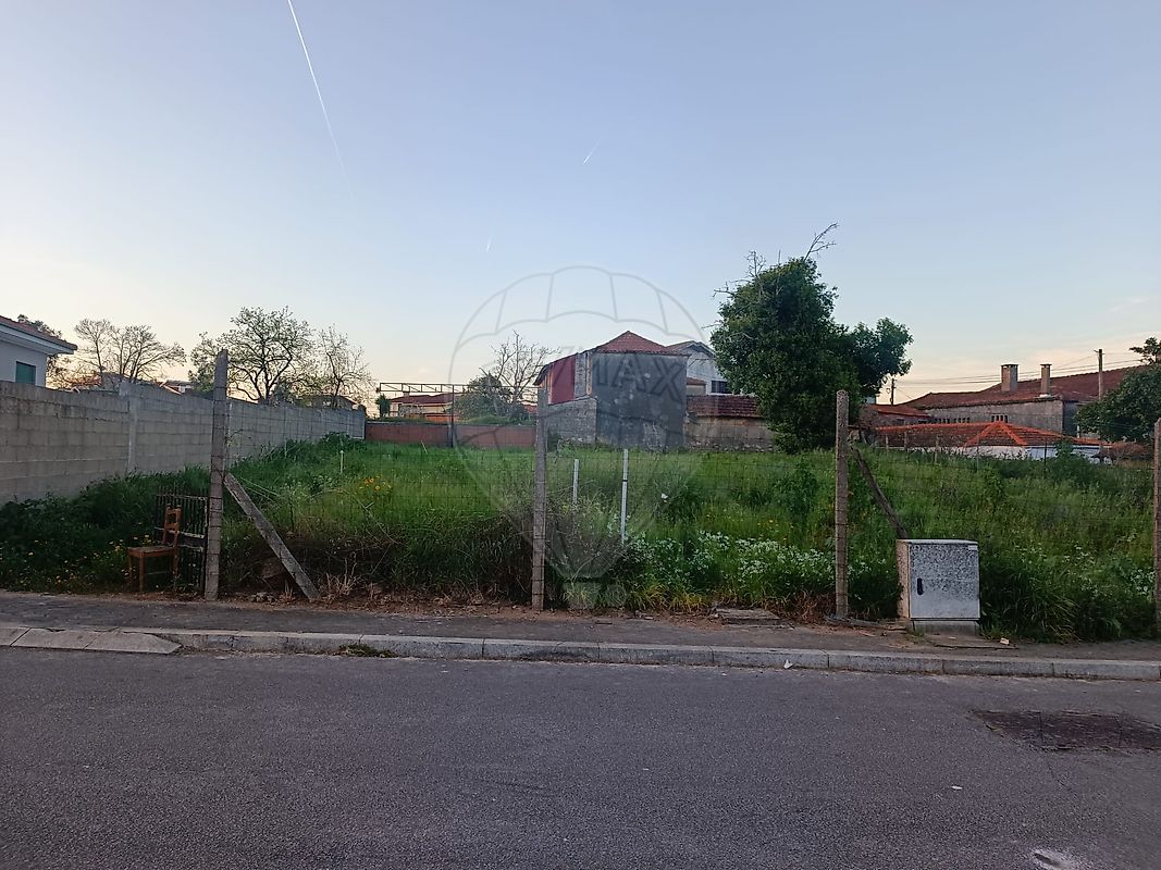 Land for sale in Vila Nova de Gaia, Portugal — €90,000
