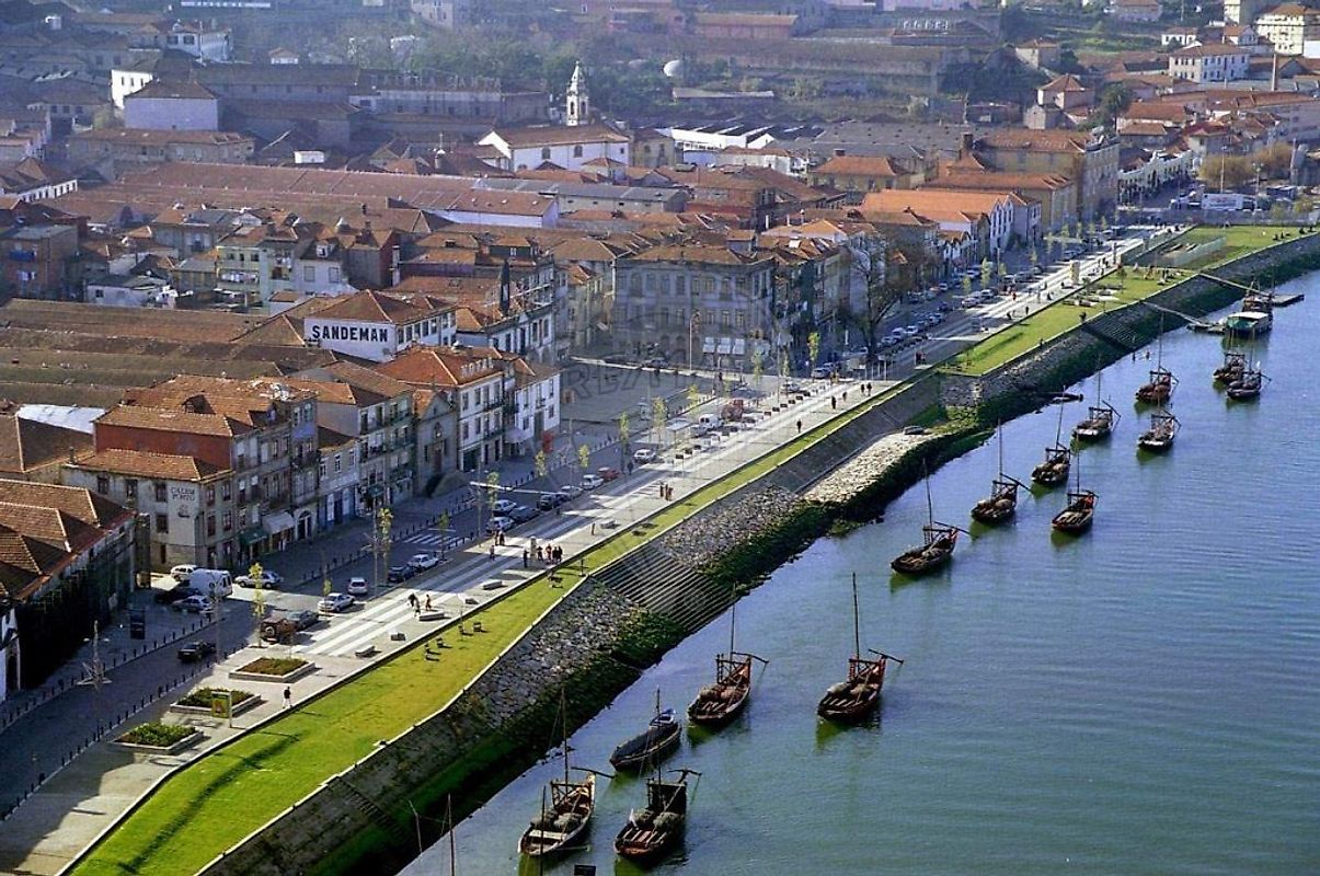 Moradia T8 à venda em Vila Nova de Gaia