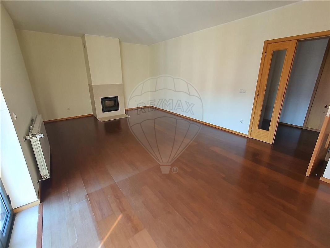 Apartamento T4 à venda em Vila Nova de Gaia
