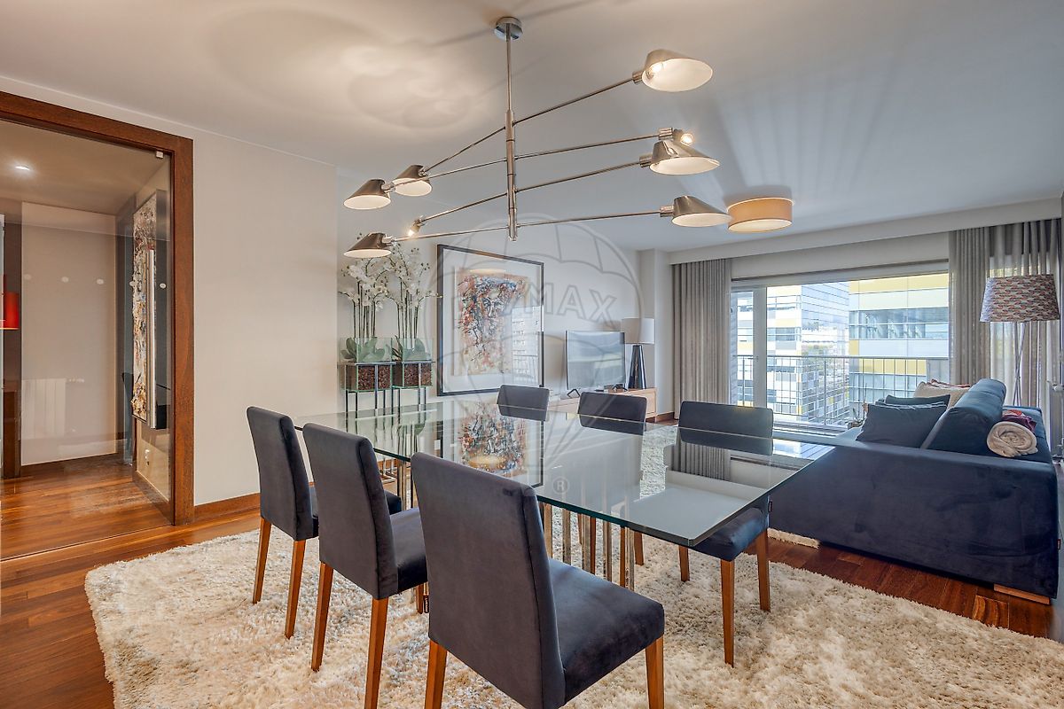 Apartamento T4 à venda em Vila Nova de Gaia