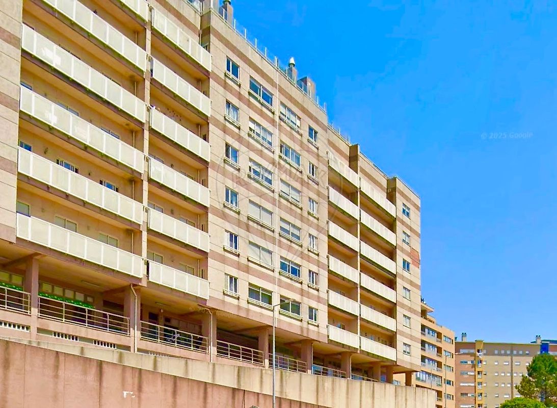 Apartamento T4 à venda em Vila Nova de Gaia