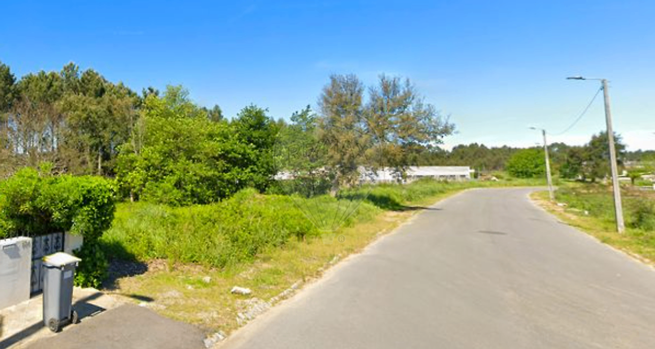 Terreno à venda em Vila Nova de Gaia