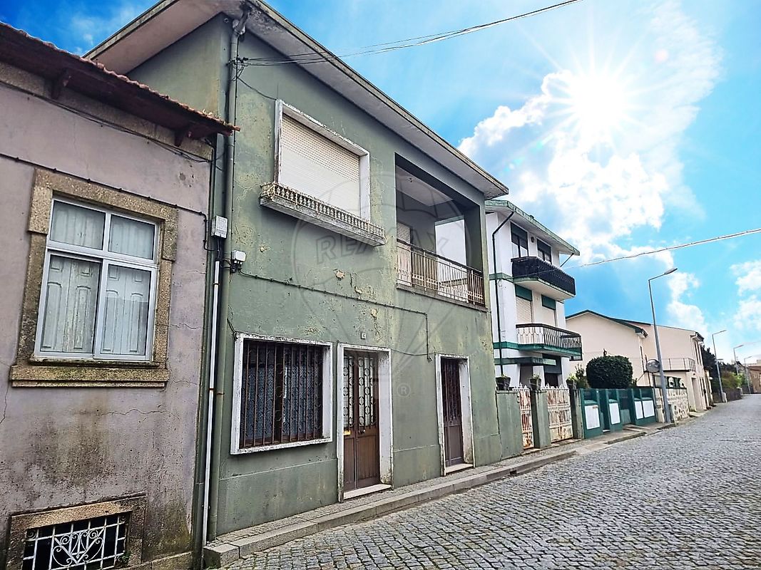 Moradia T4 à venda em Maia