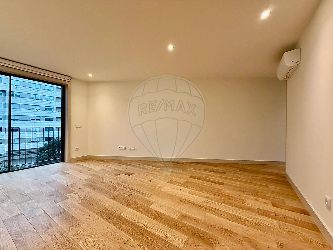 Apartamento T1 à venda em Porto