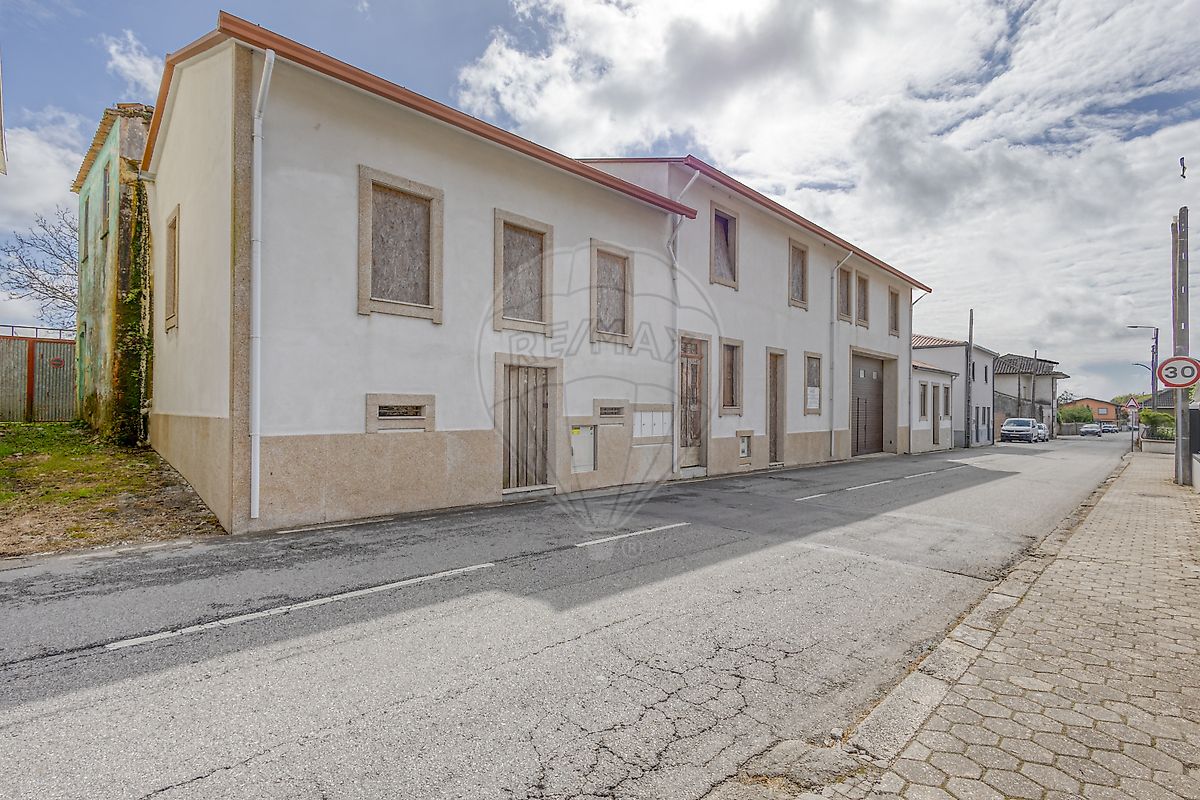 Moradia - São Miguel do Souto e Mosteirô, Santa Maria da Feira, Aveiro