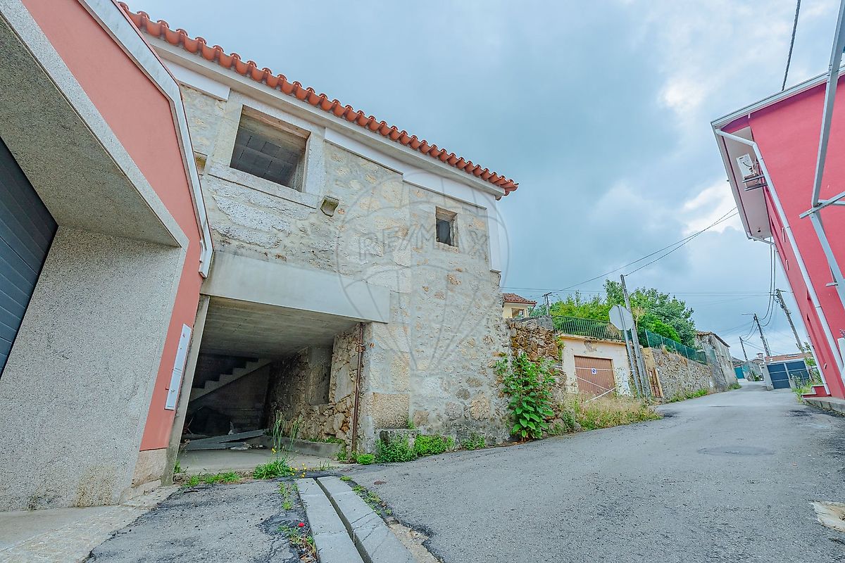 Moradia - Lobão, Gião, Louredo e Guisande, Santa Maria da Feira, Aveiro