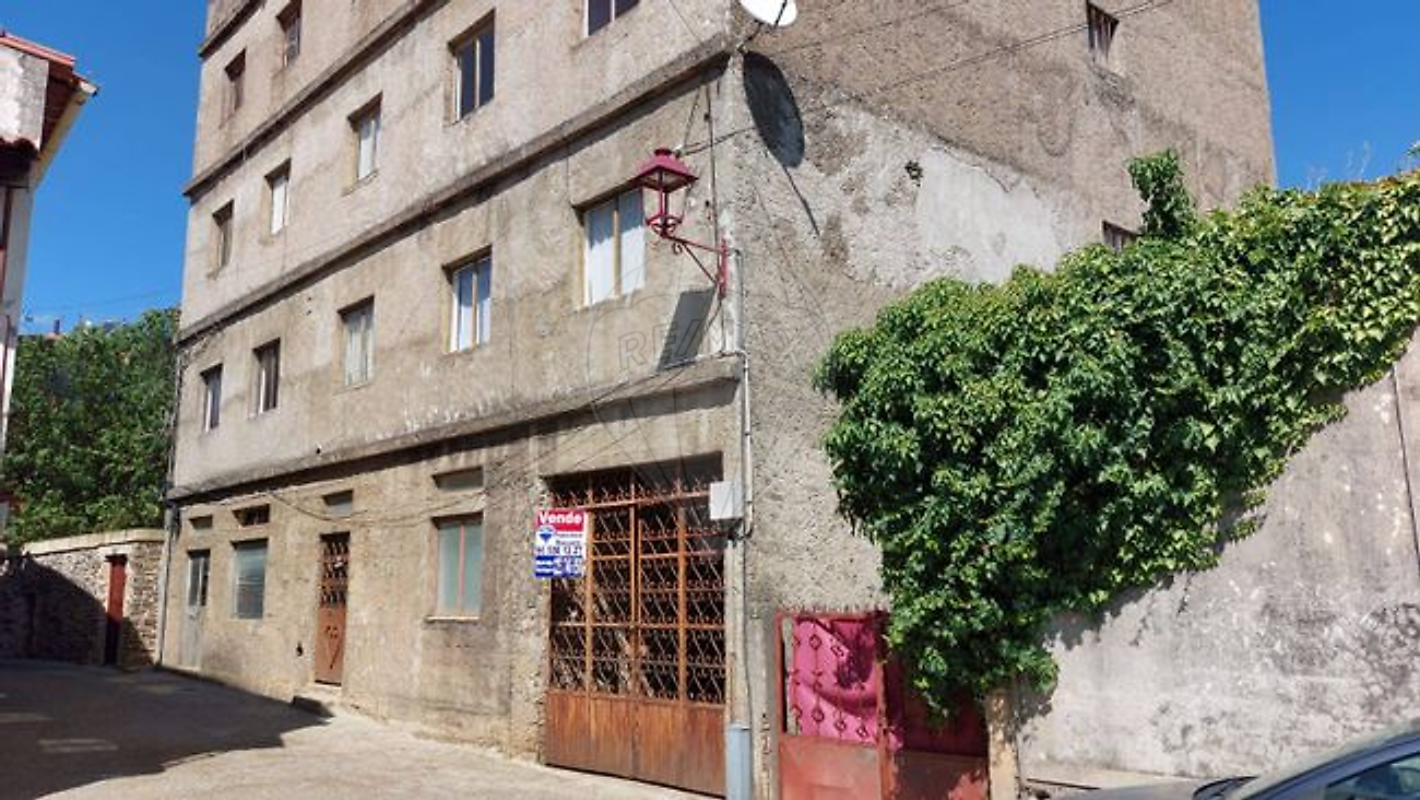 Prédio - Freixo de Espada à Cinta e Mazouco, Freixo de Espada à Cinta, Bragança