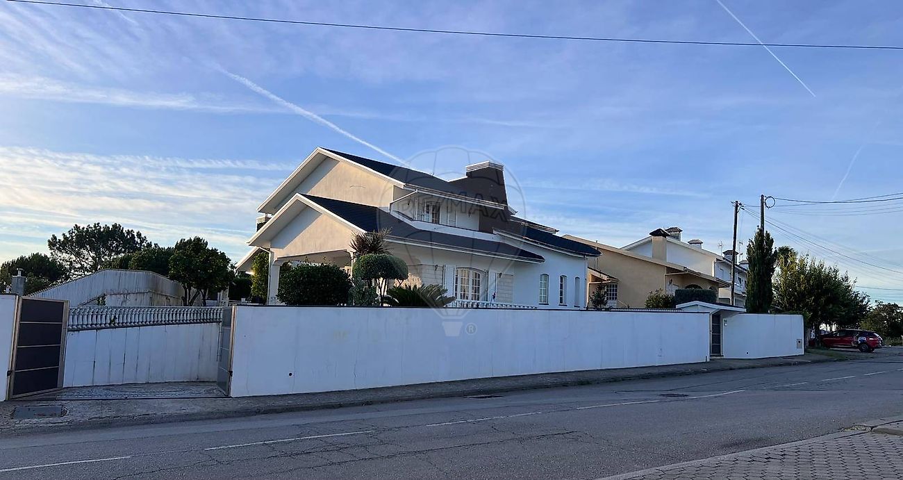 Moradia T3 em Lobão, Gião, Louredo e Guisande, €420.000