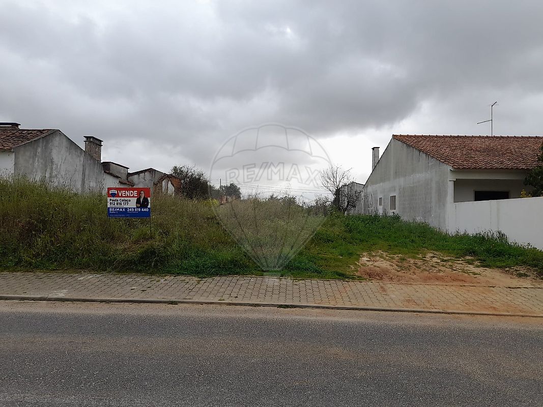 Terreno à venda em Torres Novas
