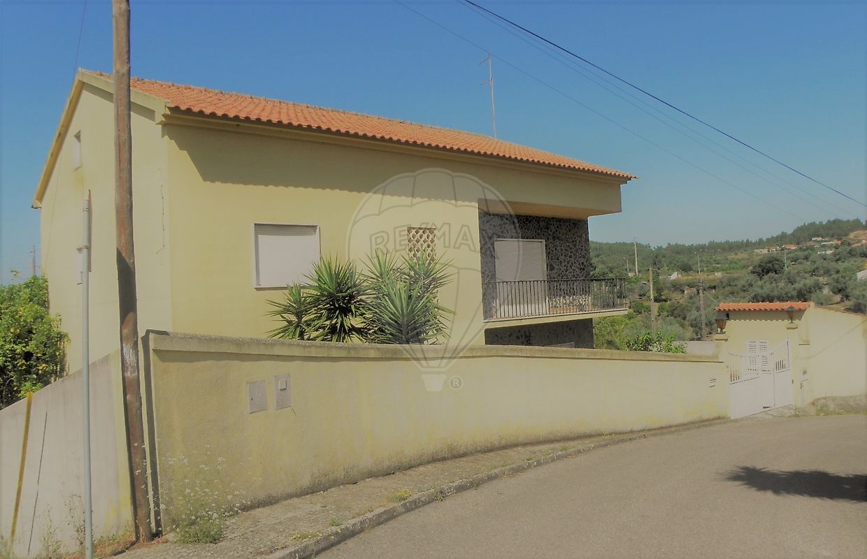 Moradia T5 para venda