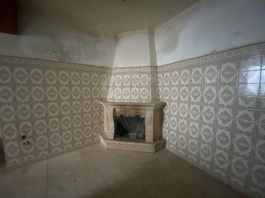 listing 120941077-235 picture-0