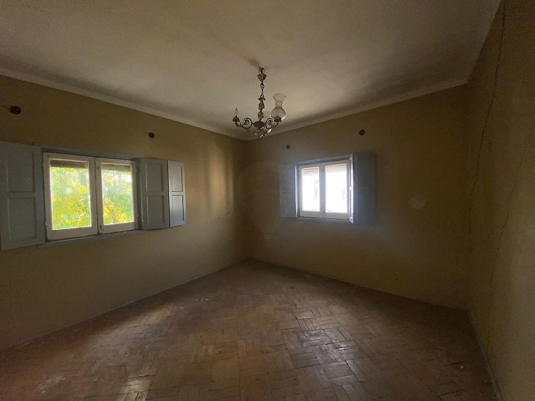 listing 120941077-235 picture-0