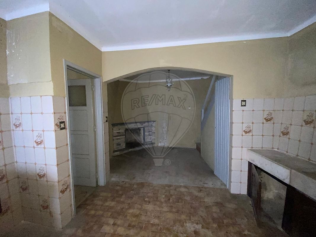 listing 120941077-235 picture-0