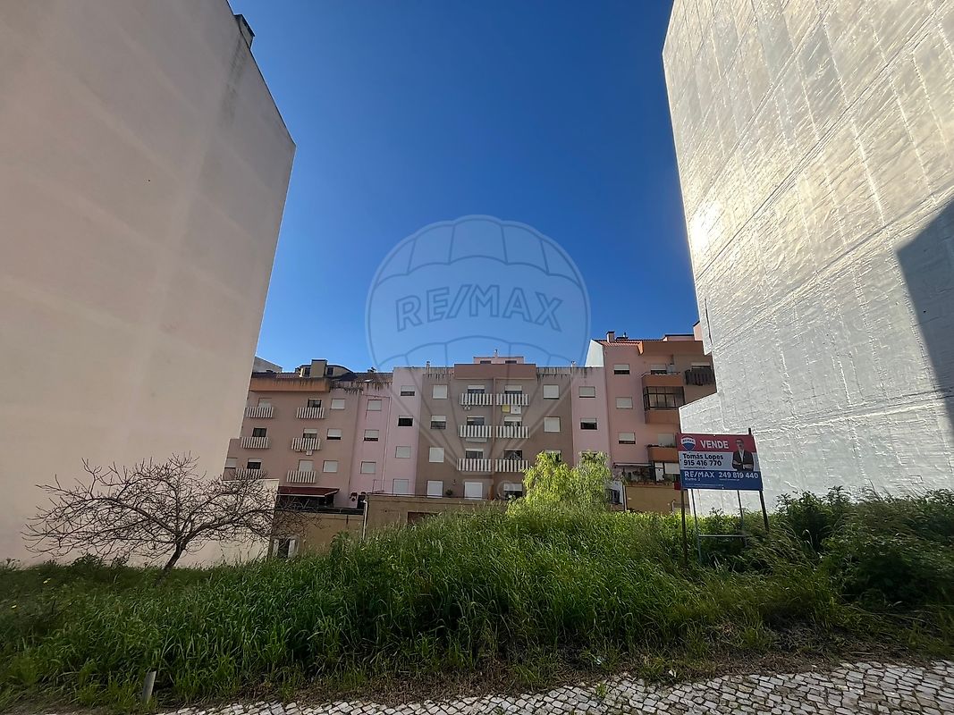 Terreno à venda em Torres Novas