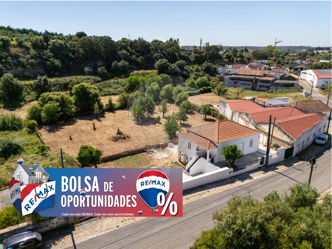 Moradia T4 para venda