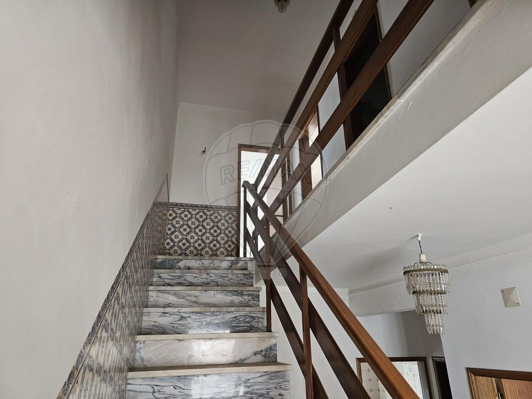 listing 120941120-61 picture-0