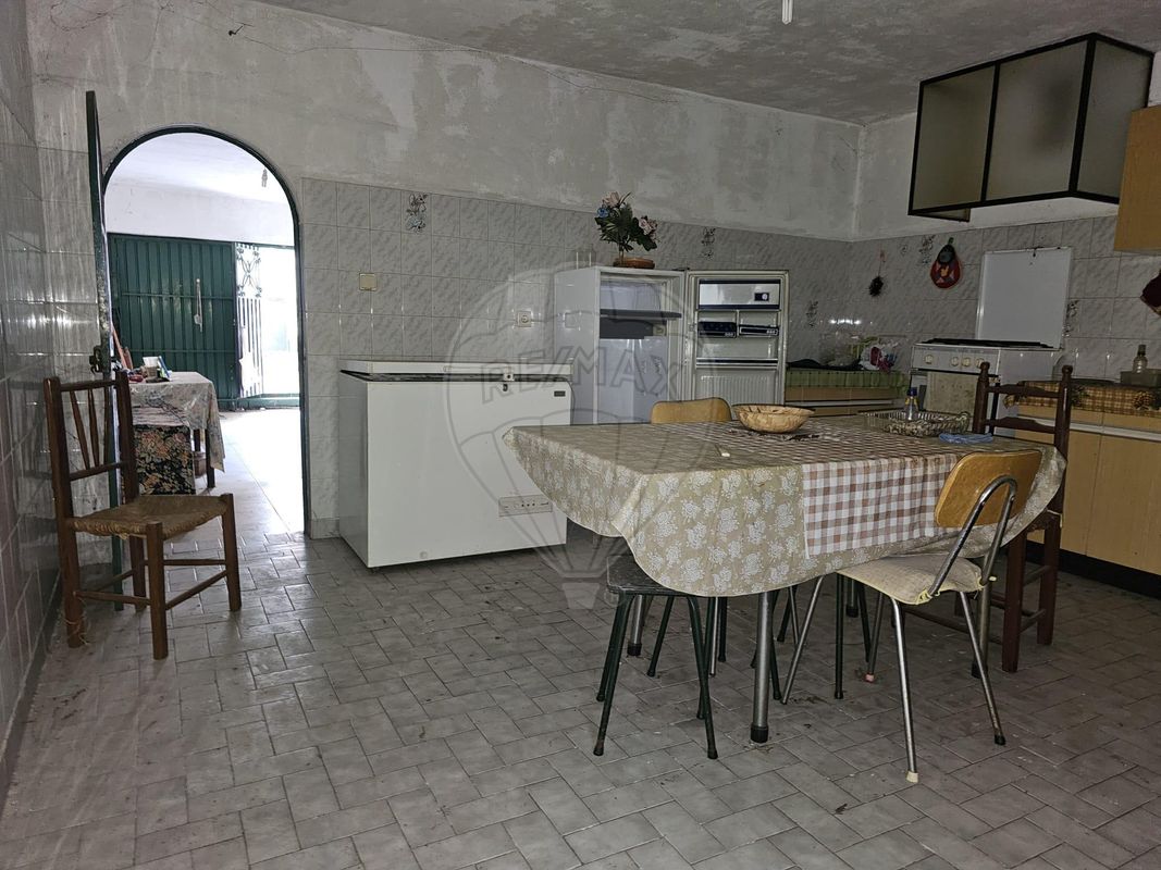 listing 120941120-61 picture-0