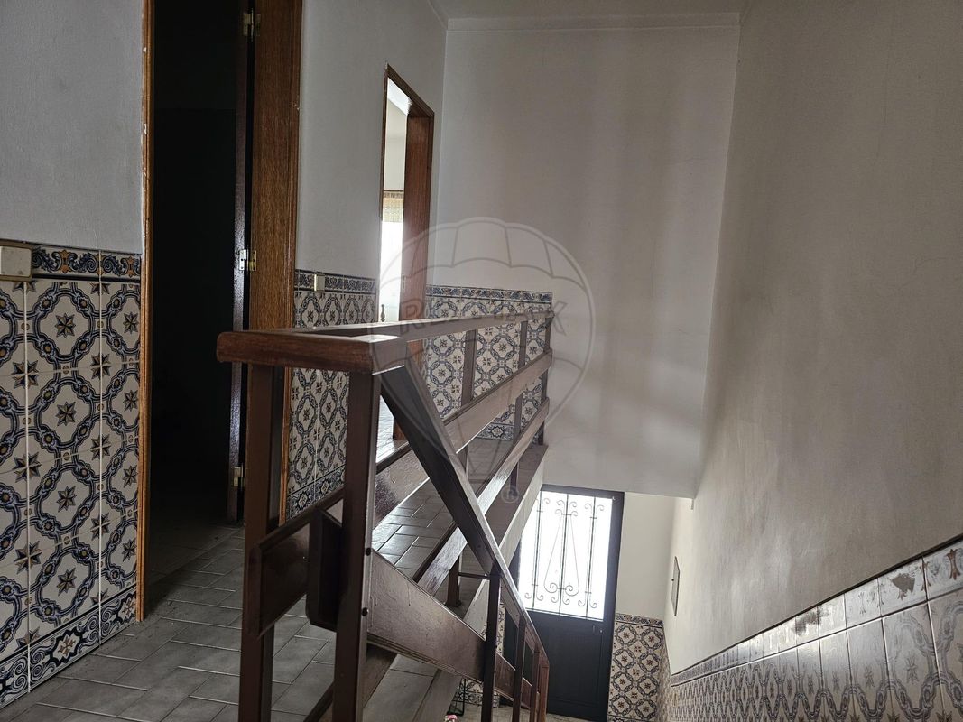 listing 120941120-61 picture-0