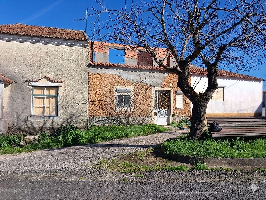 Moradia T2 à venda em Torres Novas