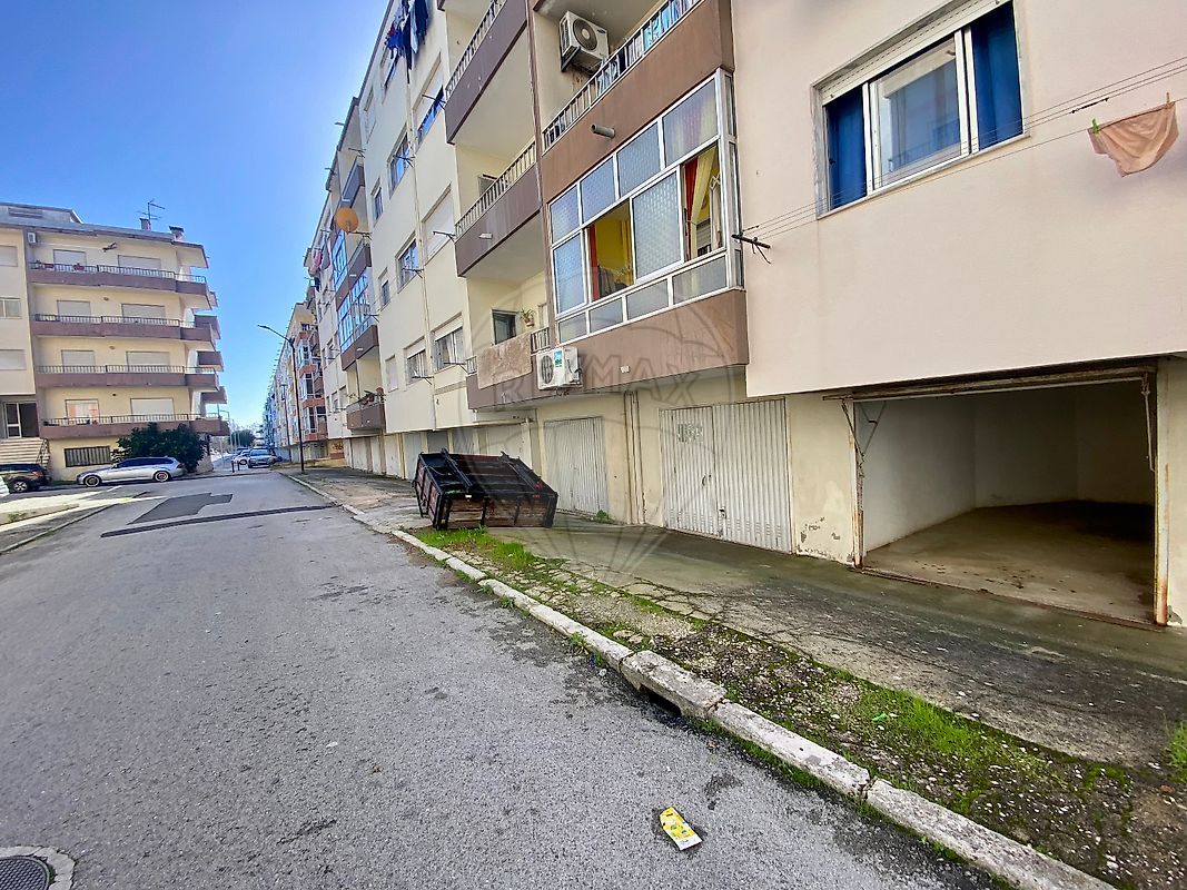 Garagem para arrendar em Entroncamento