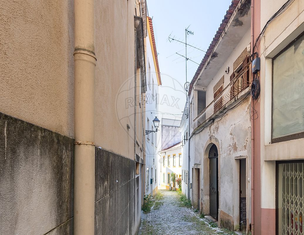Prédio - Torres Novas (Santa Maria, Salvador e Santiago), Torres Novas, Santarém