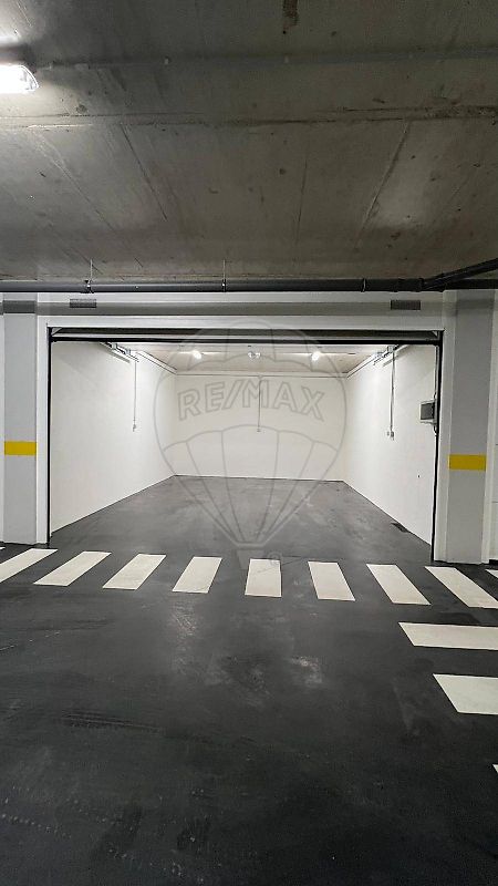 Garagem - Tomar (São João Baptista) e Santa Maria dos Olivais, Tomar, Santarém