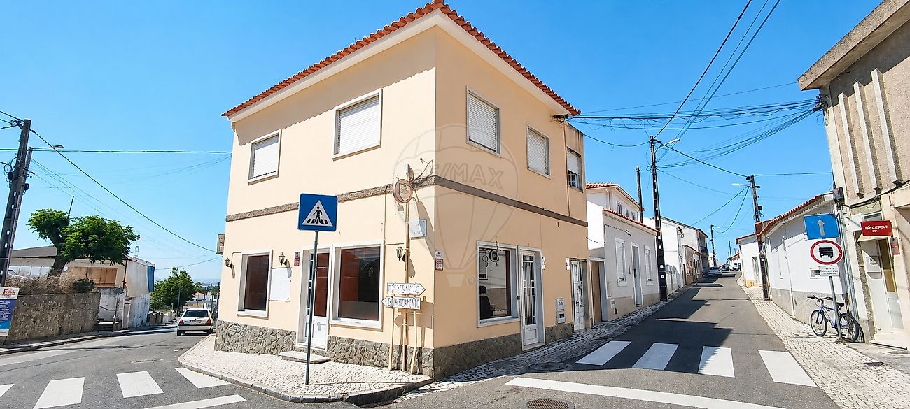 Loja - Meia Via, Torres Novas, Santarém