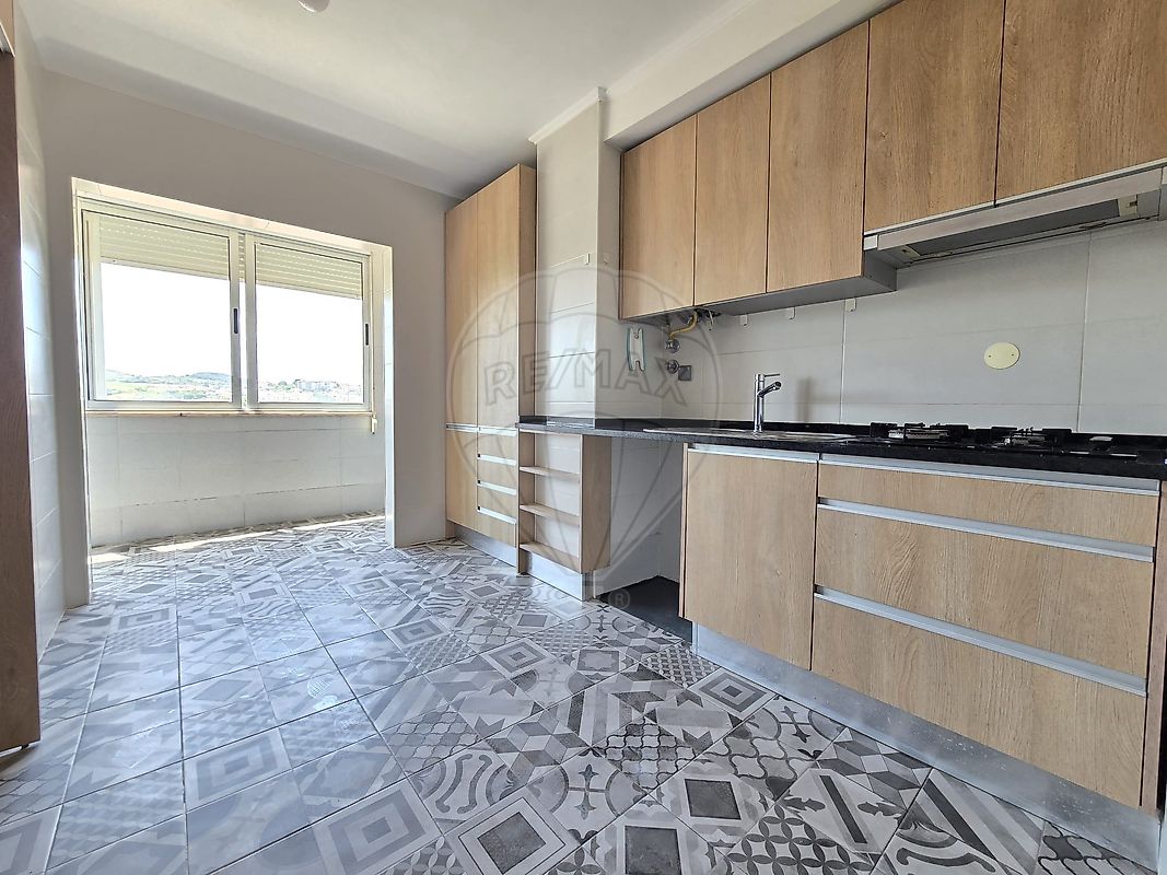 Apartamento T3 à venda em Alenquer