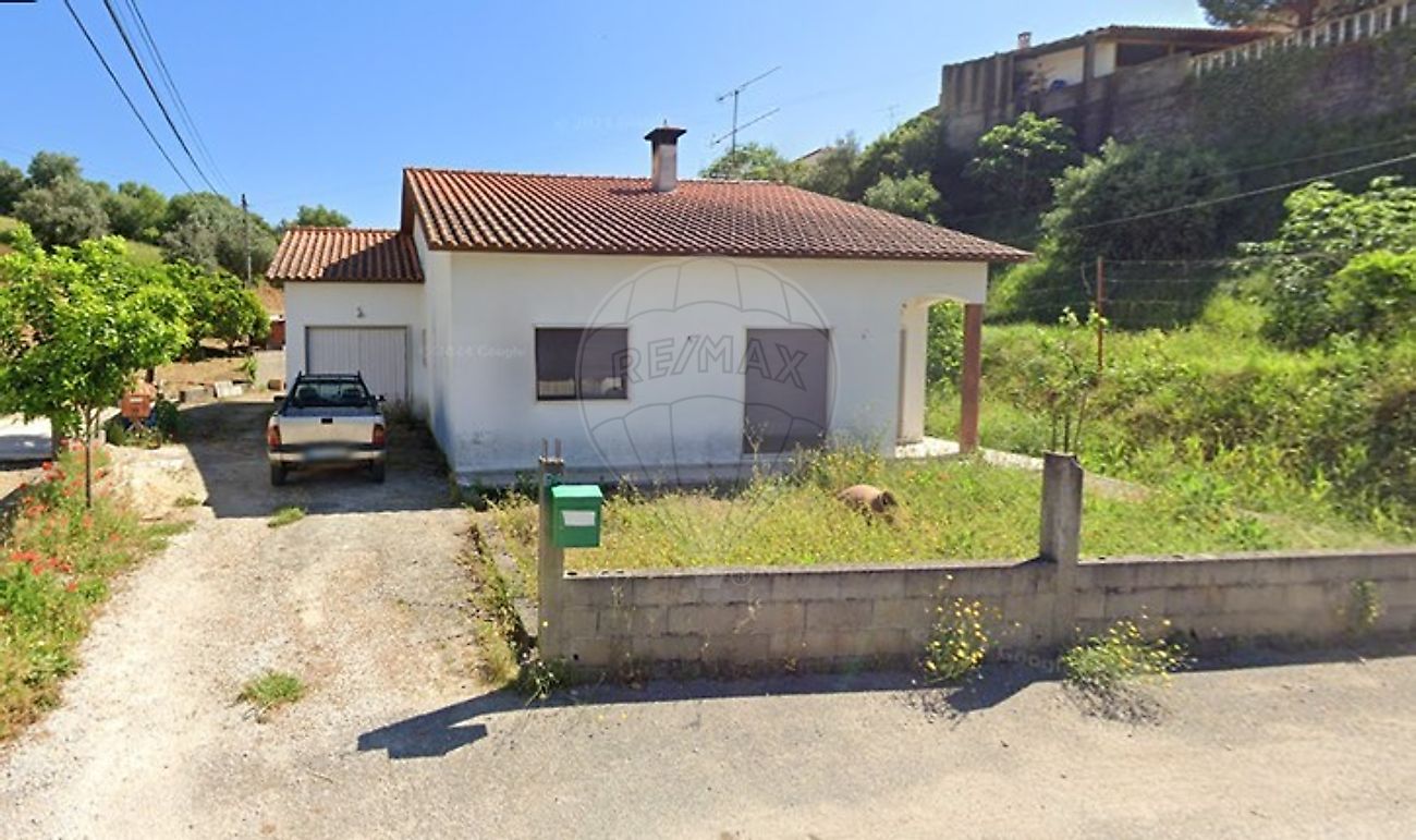 Moradia T3 à venda em Pedrógão, €220.000