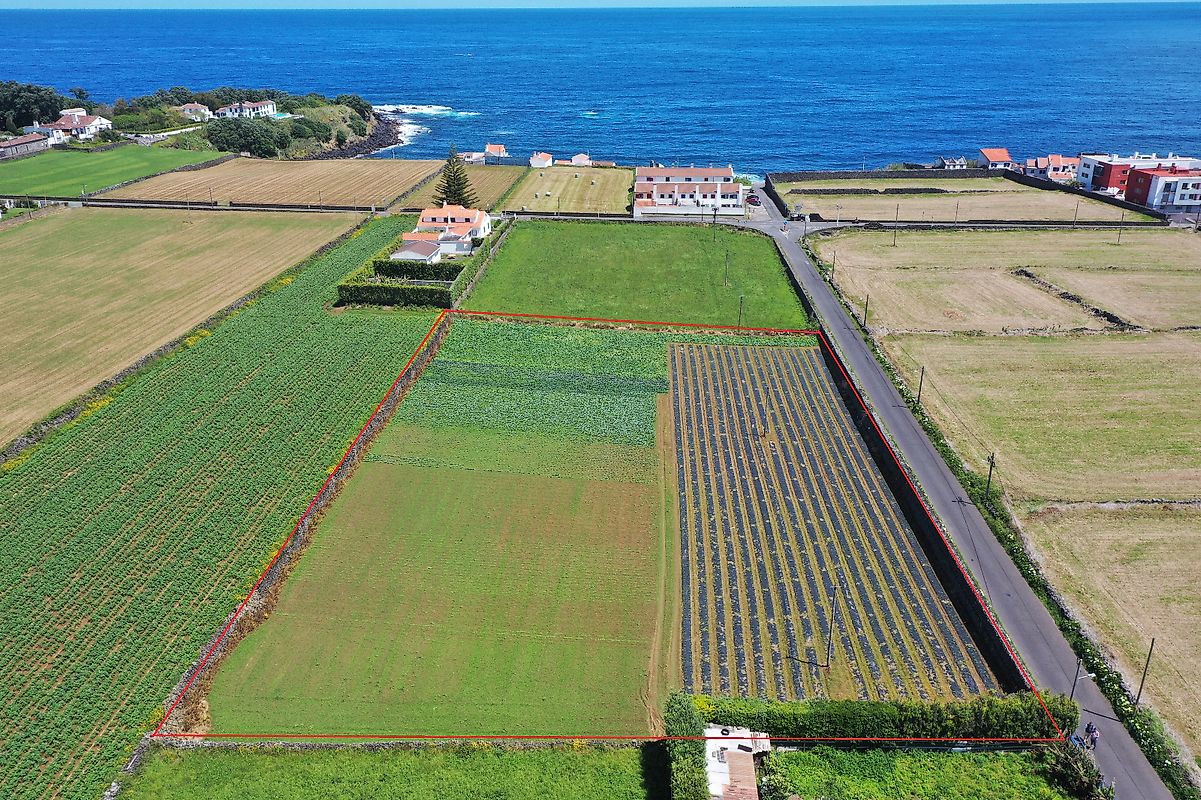 Land for sale in Ribeira Grande, Portugal — €185,000