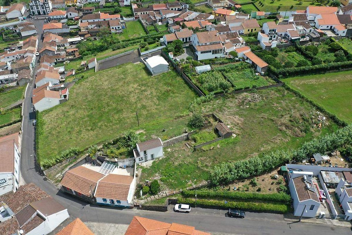 Land for sale in Nordeste, Portugal — €225,000