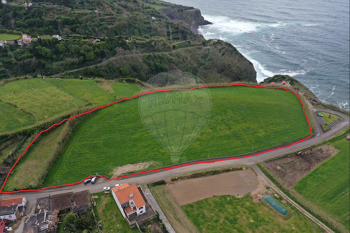 Terreno à venda em Ribeira Grande