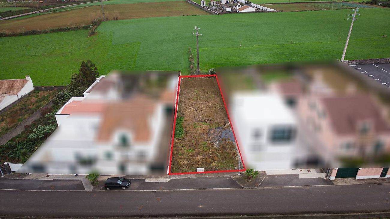 Land for sale in Lourinhã, Portugal — €89,000