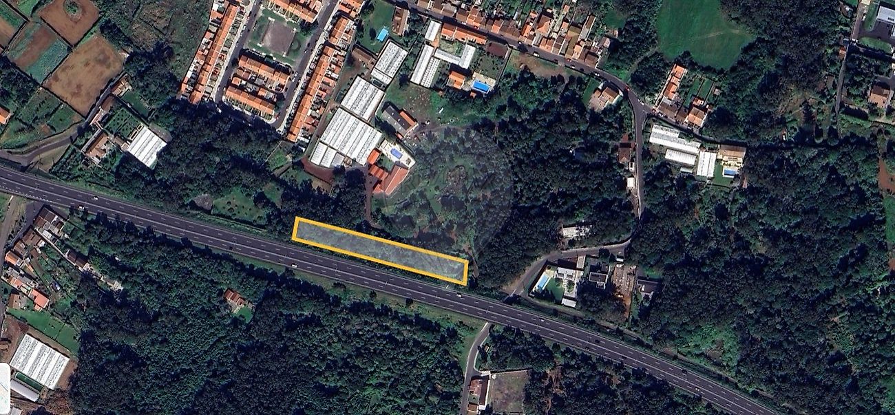 Terreno à venda em Ponta Delgada