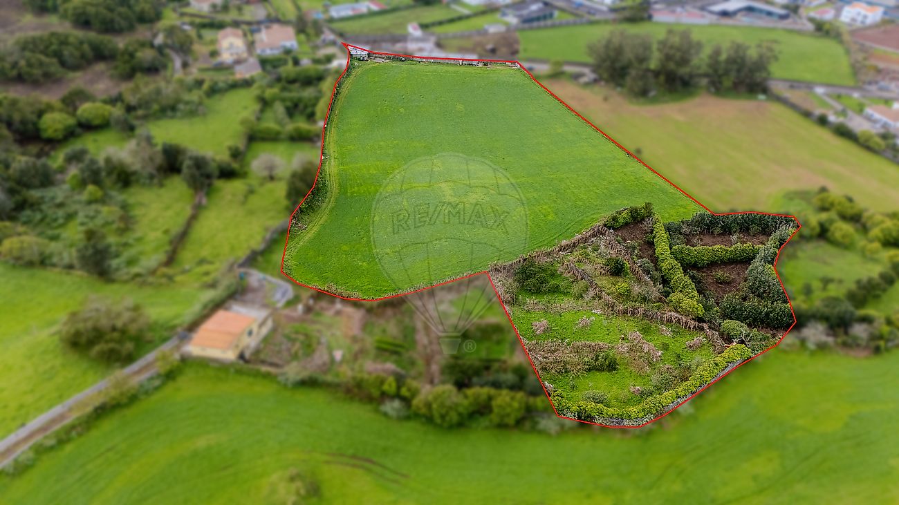 Terreno à venda em Ribeira Grande