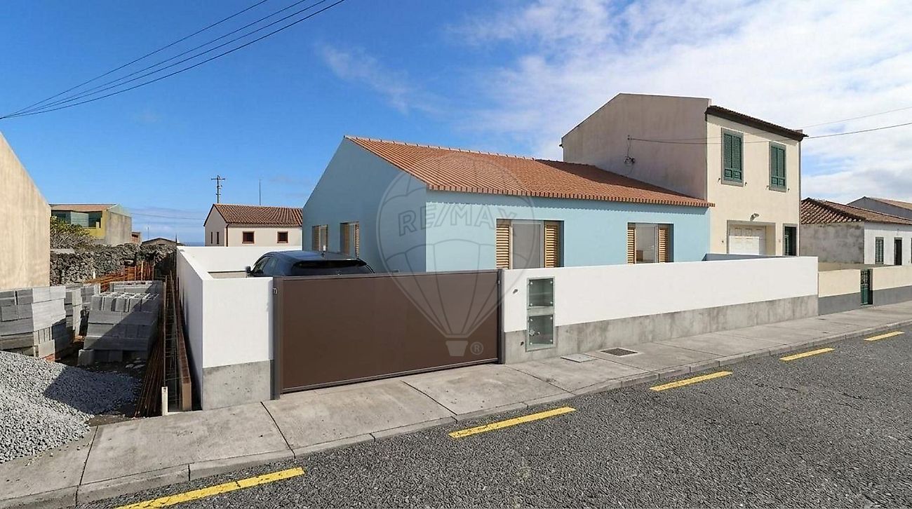 Moradia T2 à venda em Lagoa (São Miguel)