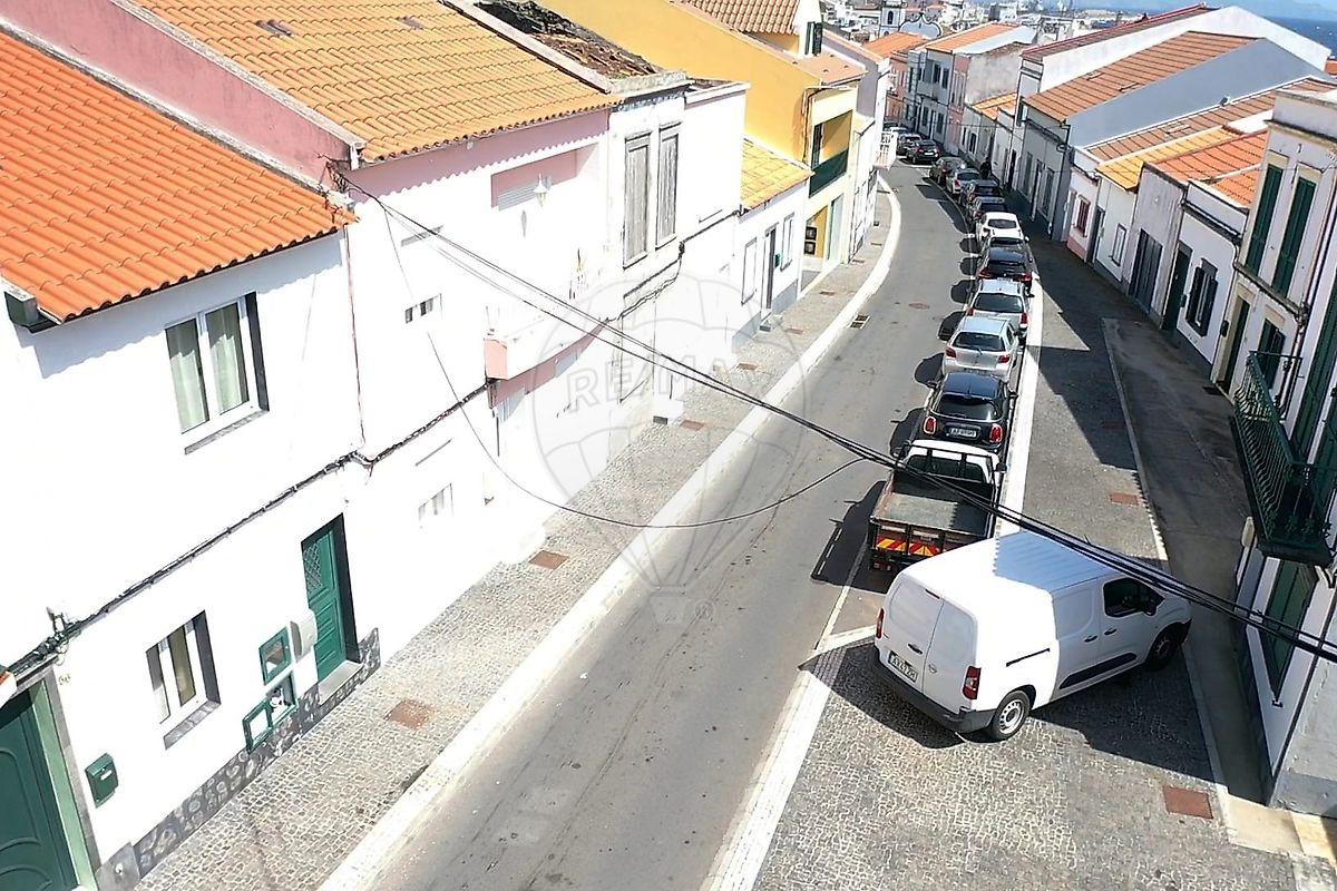 Moradia T2 à venda em Ponta Delgada